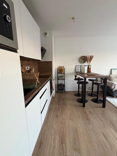 Kitchen, Le Charmant des Coteaux, Free Parking & Free Wifi in Rangueil