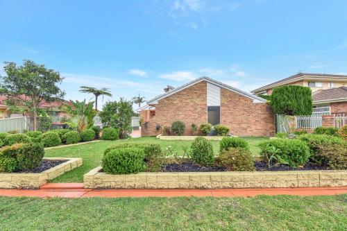 Exterior view, The Fingal Escape in Fingal Bay