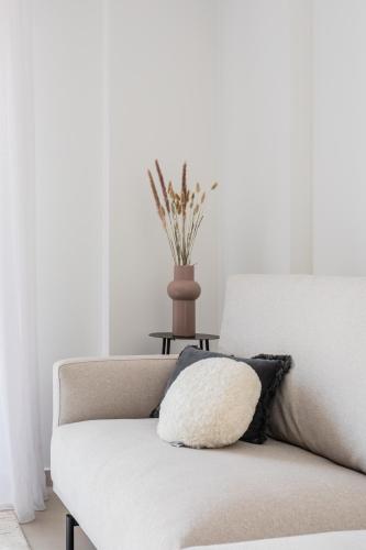 Tranquil 2BR Apartment with Acropolis view by UPSTREET - image 12