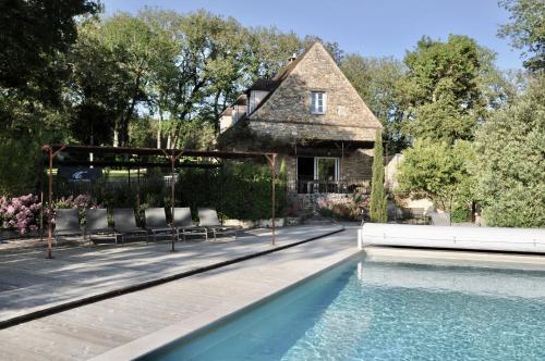 Périgord Sarlat Lascaux piscine privée chauffée Delsud gîte à louer Bouch