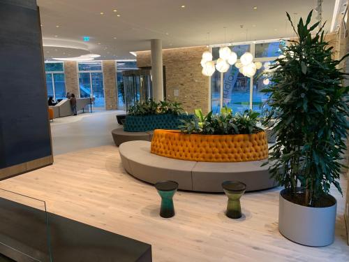 Előcsarnok, 279 Expositon Center Galluswarte Main train station in Gutleutviertel