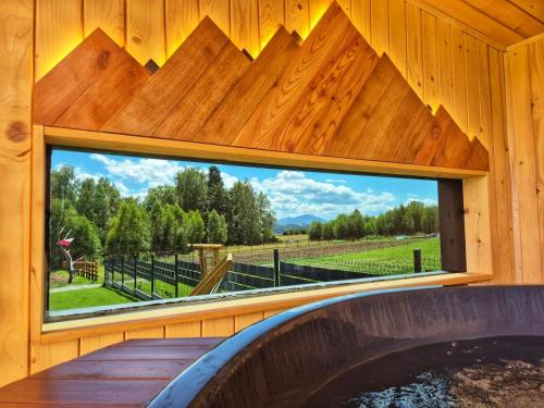 Natur House Beskidy - dom z drzewa księżycowego z SAUNĄ i BALIĄ Jacuzzi!!
