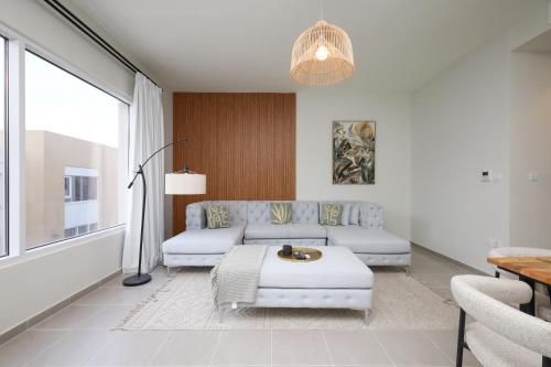 Modern Furnished 2 BHK in Urbana 1 Emaar south by Truebleu Vacation Homes, Dubai (Foto 4)