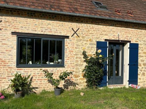 Les 9 Hirondelles in Devay