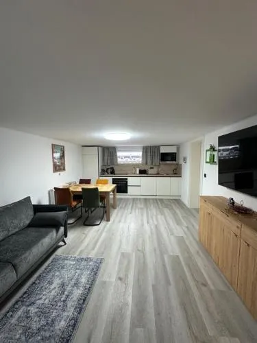NEU renoviertes Apartment 3 Zimmer 4 Boxspringbetten moderne Küche und vieles mehr in Löhne, Deutschland