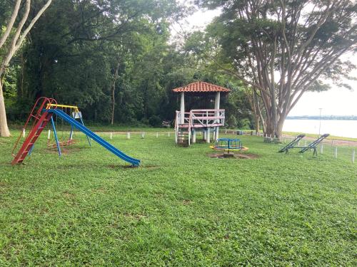 A környék, Rancho Coqueiros#Amor e Paz in Buritama