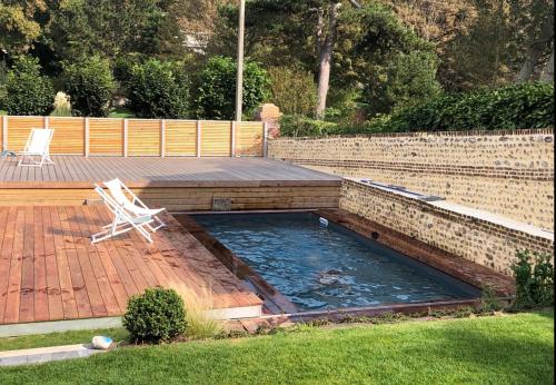 Maison familiale avec piscine Les Petites Dalles in Sassetot-le-Mauconduit