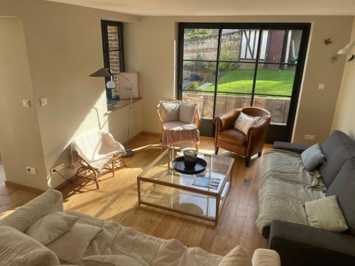 Maison familiale avec piscine Les Petites Dalles in Sassetot-le-Mauconduit