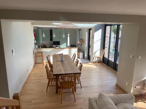 Maison familiale avec piscine Les Petites Dalles in Sassetot-le-Mauconduit