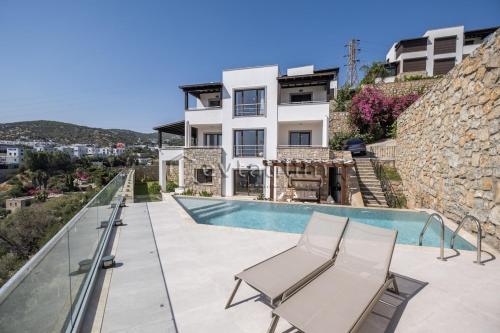 Villa Castle by EvTatilim Bodrum City Center in โอมูร์ชา