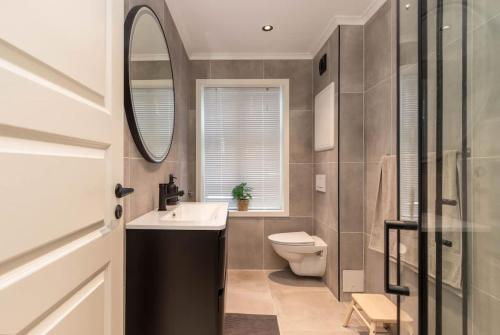 DINBNB Apartments l 50 meters to Bryggen l New 2023 l Sunny backyard DINBNB Apartments l 50 meters to Bryggen l New 2023 l Sunny backyard