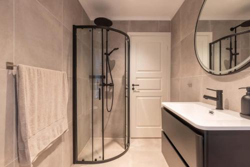 DINBNB Apartments l 50 meters to Bryggen l New 2023 l Sunny backyard DINBNB Apartments l 50 meters to Bryggen l New 2023 l Sunny backyard