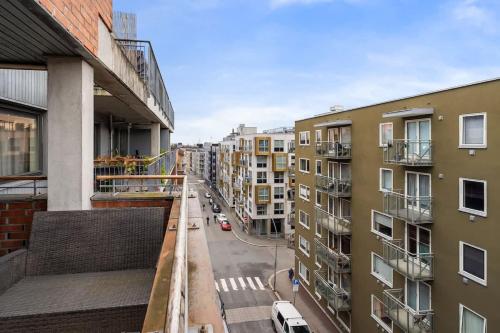 DINBNB APARTMENTS l 15min to C Station l Huge Social Space l Balcony, Oslo (photo 2)