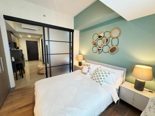 Elegant 1 bedroom apartment with great facilities and perfect location, Manila