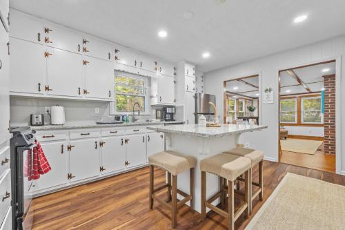 Kitchen, Serene Large Backyard with Patio in Northlake