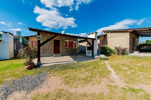 2 bedrooms, 4 beds