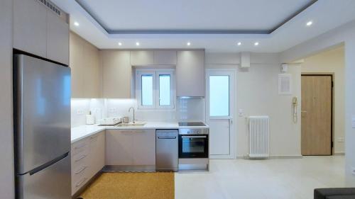 A modern and bright apartment in Kolonaki - main image