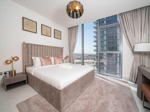 Luxury Lagoon-Side Living 1-Bed in District One, Дубай (фото 3)