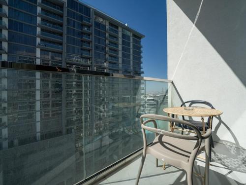 Luxury Lagoon-Side Living 1-Bed in District One, Дубай (фото 5)
