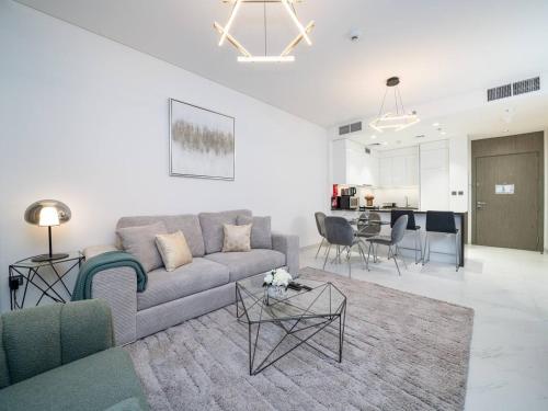 Luxury Lagoon-Side Living 1-Bed in District One, Дубай (фото 10)