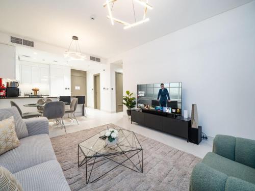 Luxury Lagoon-Side Living 1-Bed in District One, Дубай (фото 7)