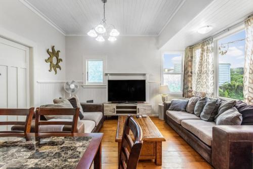 The Croft 4 BR Bungalow with Air-Con and Parking, Окленд (фото 4)