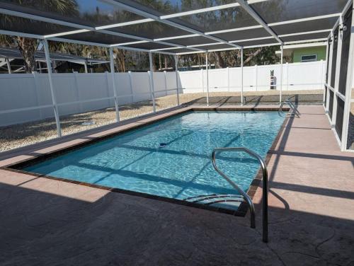 SK Canal Pool Home near Village - image 2