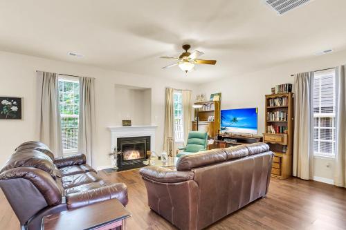 Cozy 4-bed, 2-bath Spacious Family Home