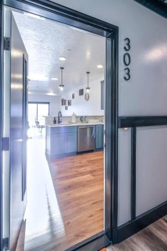 Cozy Retreat With Breath Taking Views 303 thumb 4