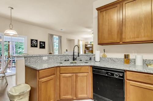 Cozy 4-bed, 2-bath Spacious Family Home