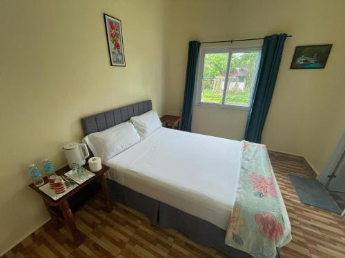 白沙海灘度假村 (Whitesands Beach Resort) in 聖伊西德羅