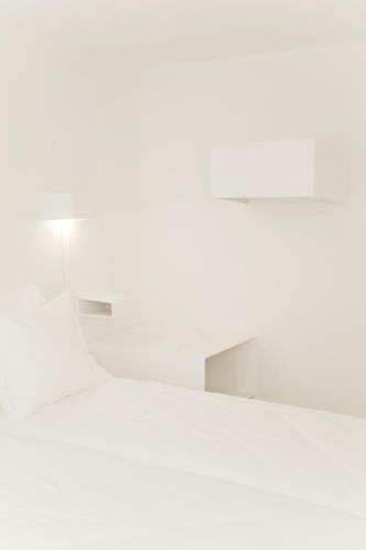 Deluxe Double Room image 5