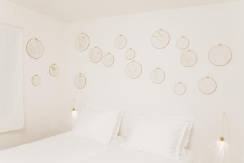 Superior Twin Room image 6