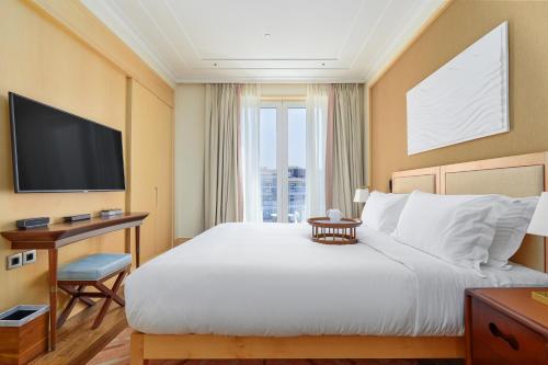 Regent PORTO MONTENEGRO Room Type - Classic Room