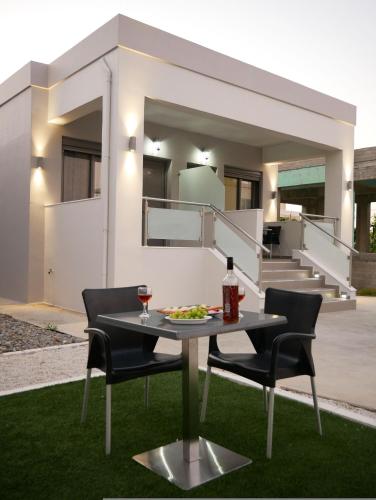 Erotokritos Studios near the beach - Crete