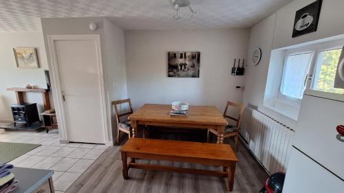 Kitchen, Le Petit Lac in Bourganeuf