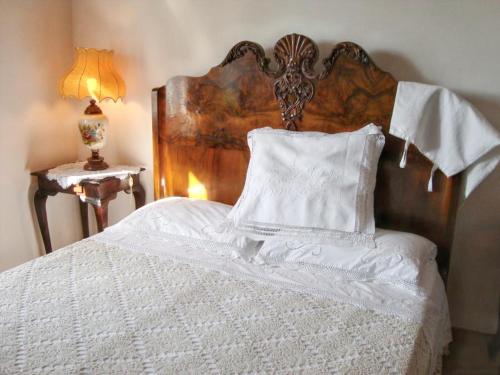 House with 4 bedrooms in Amelia with wonderful lake view enclosed garden and WiFi - image 9
