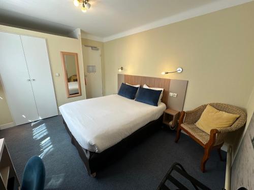Superior Double Room image 10