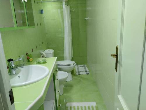 Inviting Apartment in Fuengirola - 100 m² with sea view - image 5