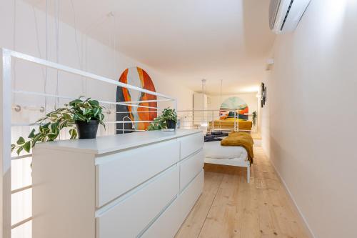 Madamin 9 - Contemporary Suite in a Prestigious Building
