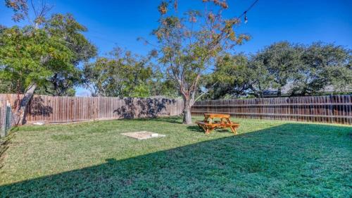 The Buoys! 2 Cottages, Yard Games & Firepit in Aransas Pass, USA