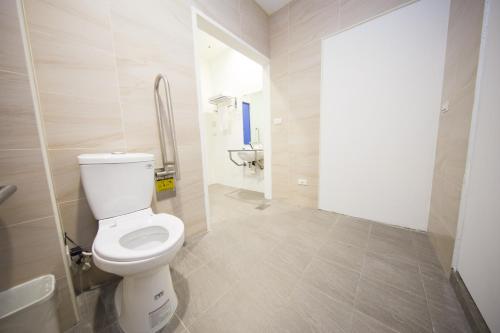 room detail thumbnail 2