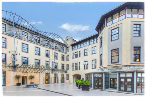 Chic Living In The Heart Of The City, Abington, Lanarkshire