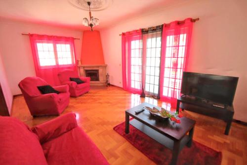 House with 4 bedrooms in Aveiro with wonderful city view balcony and WiFi - image 12