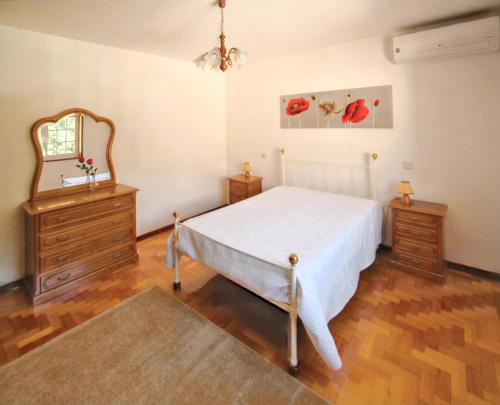 House with 4 bedrooms in Aveiro with wonderful city view balcony and WiFi - image 6