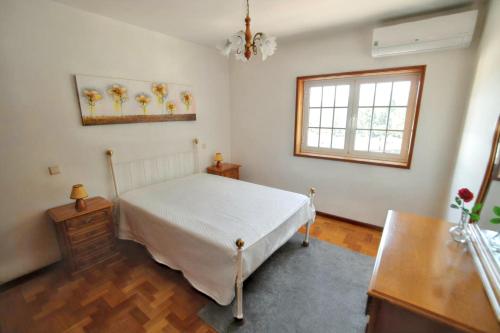 House with 4 bedrooms in Aveiro with wonderful city view balcony and WiFi - image 2
