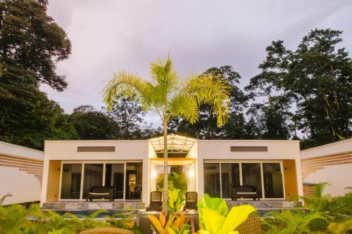 숙소 외관, Villas Ríos del Caribe (Villas Rios del Caribe) in 푸에르토 비에호 데 탈라망카