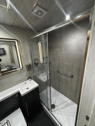 Hendham House - image 8