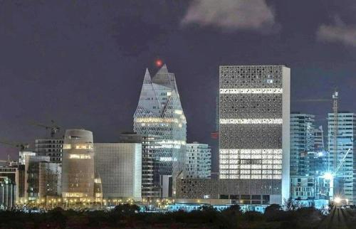 Luxe Apartment in Casa Finance District - Pool - Open view - Fast WIFI, Casablanca (foto 11)