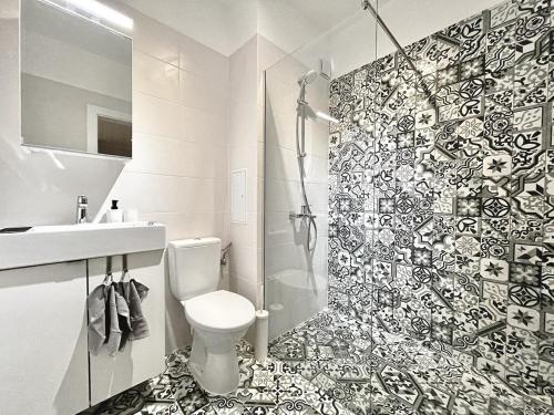 Scandinavian Airy APT in Business Area & Airport, Sofia (Foto 8)